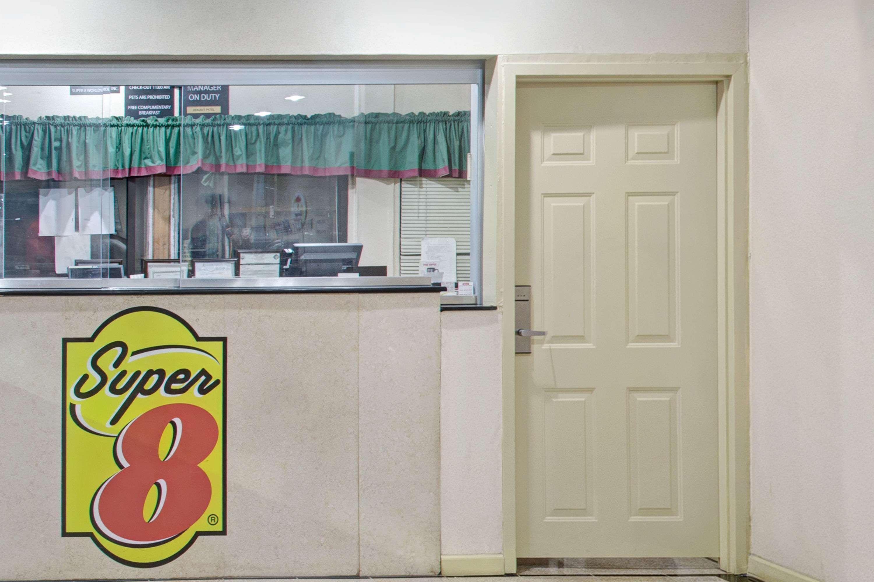 Super 8 By Wyndham Suwanee Exterior foto